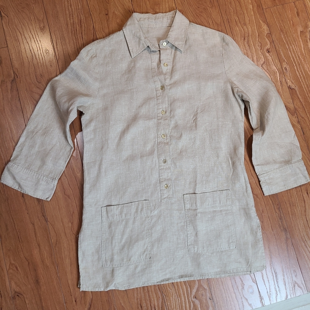 Anne Klein  linin gold button two pocket tunic top